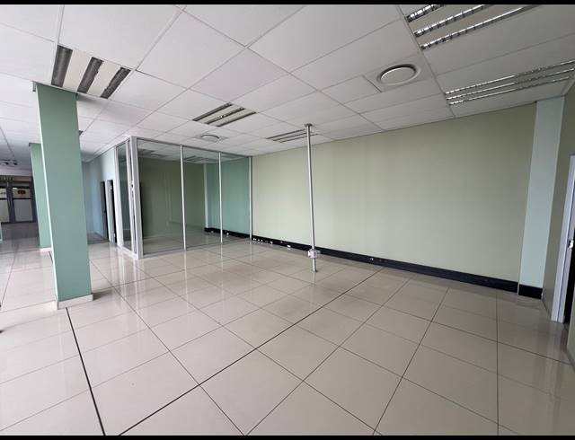221M² RETAIL TO LET IN KYA SANDS